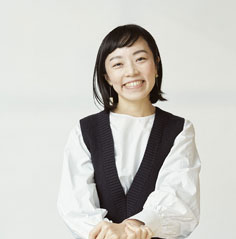 審査委員 山田 紗子